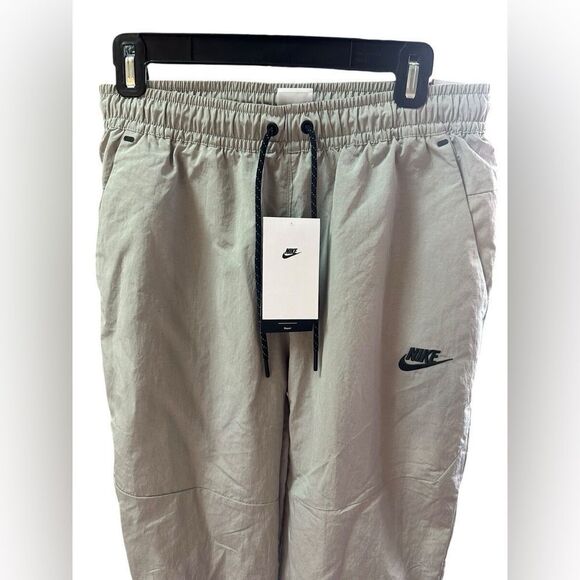 Nike NWT Sportswear Tech Essentials Men's lined Commuter Pants Gray Small - Picture 8 of 9